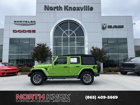Used 2018 Jeep Wrangler Unlimited Sahara AWD/4WD image 2