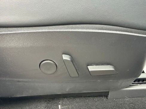 Used 2020 Tesla Model Y Long Range AWD/4WD image 18