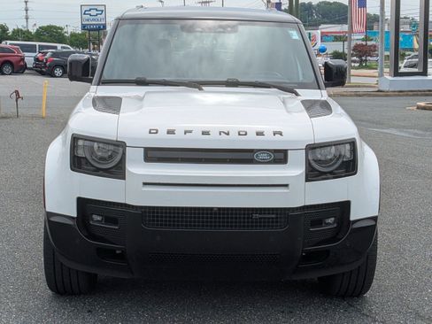 Used 2022 Land Rover Defender 110 X-Dynamic SE AWD/4WD image 2