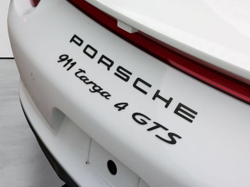 Used 2018 Porsche 911 Targa 4 GTS AWD/4WD image 15