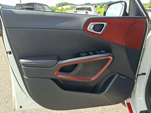 Used 2021 Kia Soul Turbo FWD image 12