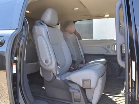 Used 2024 Toyota Sienna Limited AWD/4WD image 32