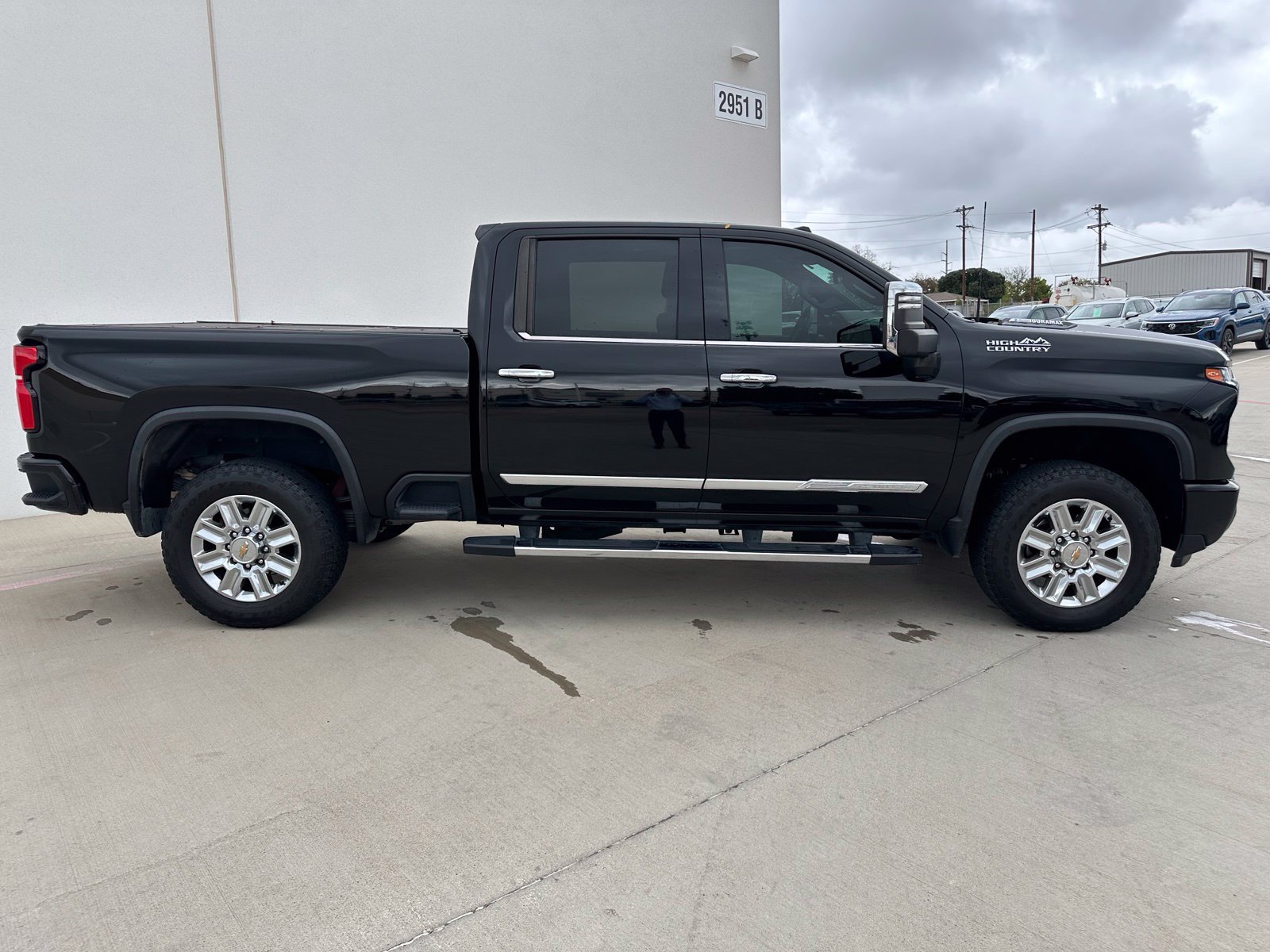 Used 2024 Chevrolet Silverado 2500 High Country w/ High Country Premium Package AWD/4WD image 9