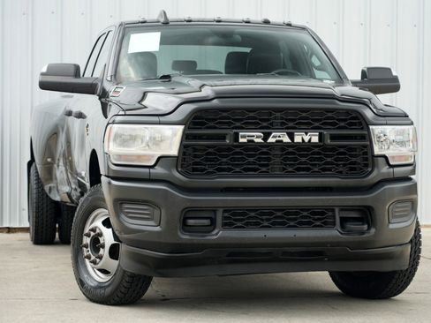 Used 2022 RAM 3500 Tradesman image 2