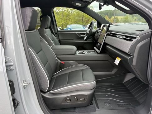 New 2026 GMC Sierra EV Elevation w/ Premium Package AWD/4WD image 28