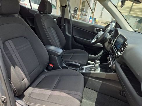 Used 2025 Hyundai Venue SEL FWD image 30