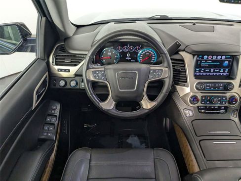 Used 2020 GMC Yukon XL Denali w/ Open Road Package AWD/4WD image 40
