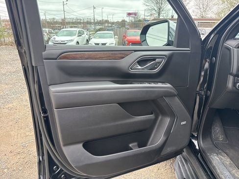 Used 2023 Chevrolet Tahoe Premier AWD/4WD image 13