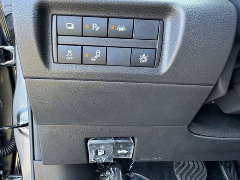 Used 2025 Nissan Kicks Play S image 17