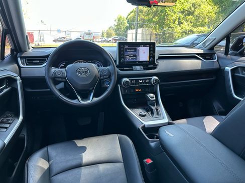 Used 2021 Toyota RAV4 Limited AWD/4WD image 10