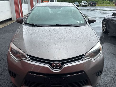 Used 2015 Toyota Corolla LE FWD image 2