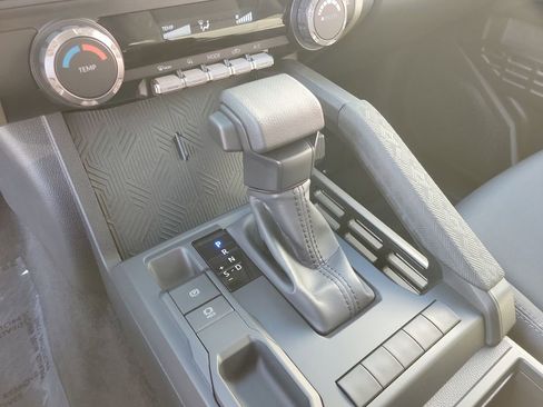 Used 2025 Toyota Tacoma SR image 21