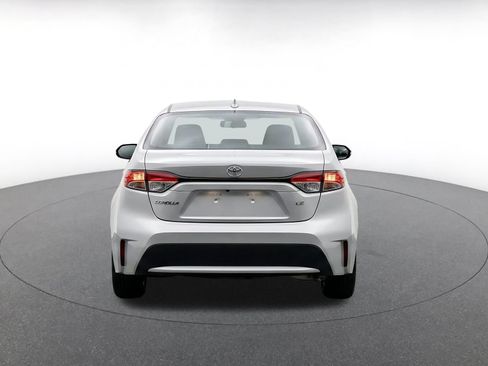 Used 2025 Toyota Corolla LE FWD image 8