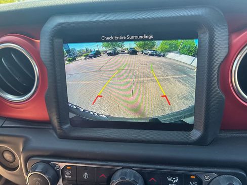 Used 2018 Jeep Wrangler Rubicon AWD/4WD image 19