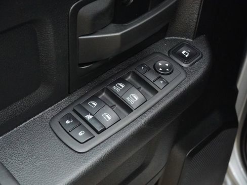 Used 2024 RAM 2500 Tradesman w/ Chrome Appearance Group image 26