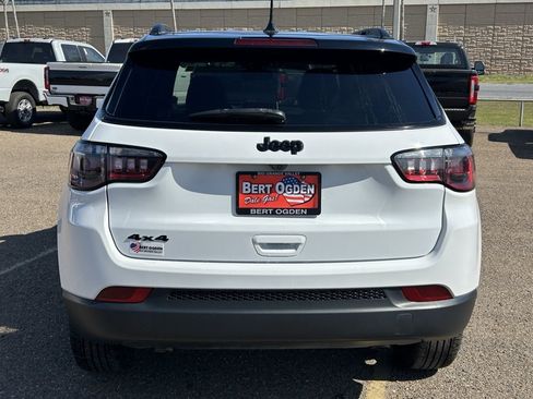 Used 2024 Jeep Compass Latitude w/ Convenience Group image 6