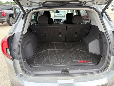 Used 2024 GMC Terrain SLE w/ Driver Convenience Package AWD/4WD image 12