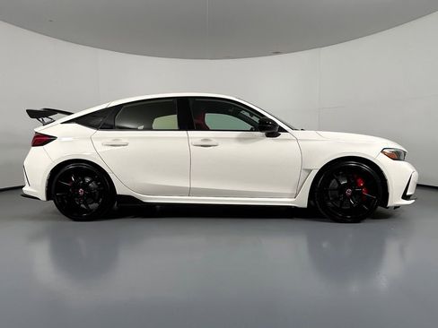 Used 2023 Honda Civic Type R image 8