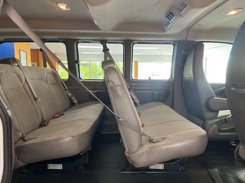 Used 2024 Chevrolet Express 3500 LS w/ Chrome Appearance Package RWD image 8