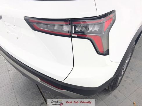 Used 2025 Chevrolet Equinox LT FWD image 15