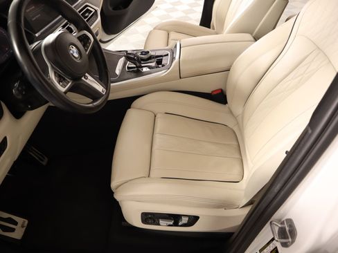 Used 2022 BMW X5 xDrive40i w/ M Sport Package image 12