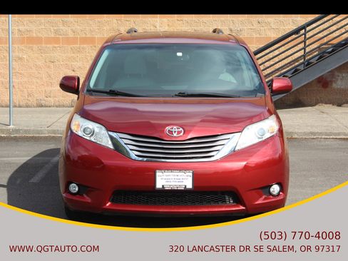 Used 2016 Toyota Sienna Limited image 9