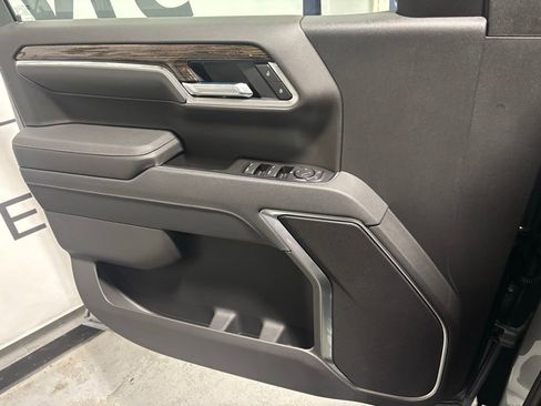 New 2026 GMC Sierra 1500 SLE w/ Preferred Package AWD/4WD image 11