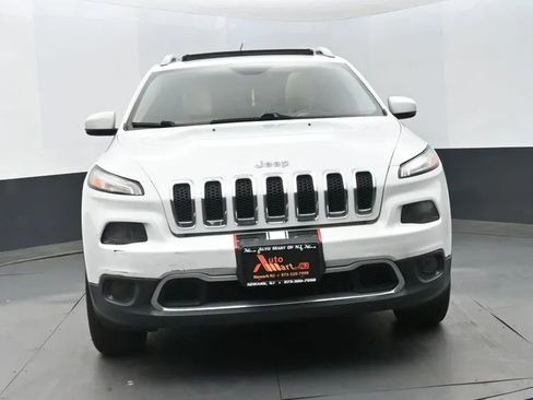 Used 2017 Jeep Cherokee Limited AWD/4WD image 3