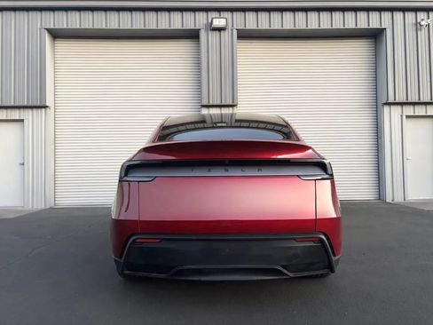 Used 2026 Tesla Model Y Long Range RWD image 7