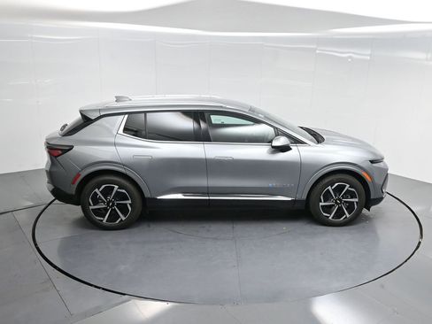 Used 2025 Chevrolet Equinox EV LT w/ Convenience Package image 69