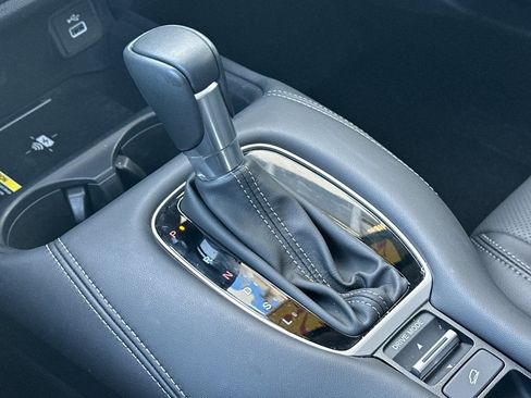 Certified 2025 Honda HR-V EX-L image 23