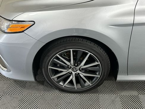 Used 2024 Toyota Camry XLE FWD image 11