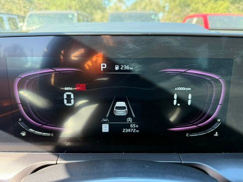 Used 2024 Kia Telluride S image 4