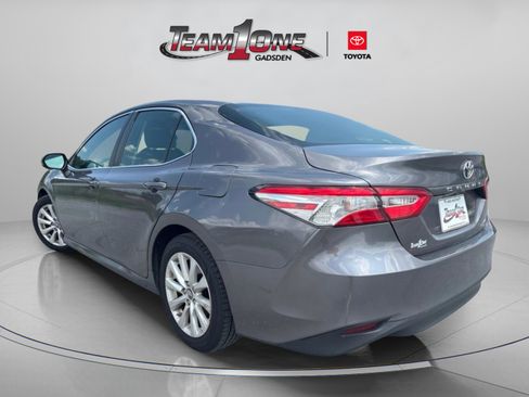 Used 2018 Toyota Camry LE FWD image 5