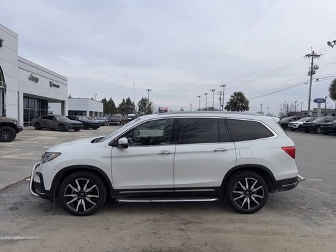 Used 2021 Honda Pilot Touring image 2