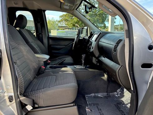 Used 2020 Nissan Frontier SV image 24