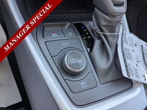 New 2025 Toyota RAV4 XLE image 18