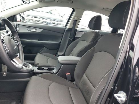 Used 2023 Kia Forte LXS w/ LXS Technology Package image 14