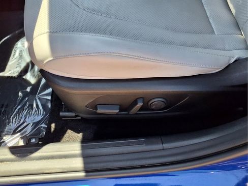 Used 2025 Hyundai Elantra Limited FWD image 21