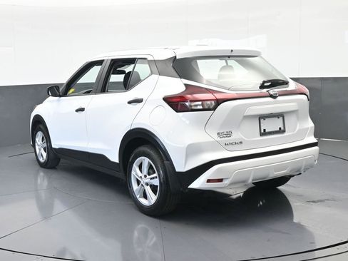 Used 2025 Nissan Kicks Play S image 4
