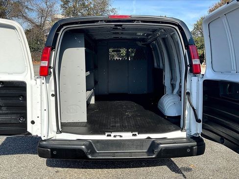 Certified 2022 Chevrolet Express 2500 w/ Driver Convenience Package image 28