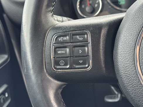 Used 2017 Jeep Wrangler Sport AWD/4WD image 5