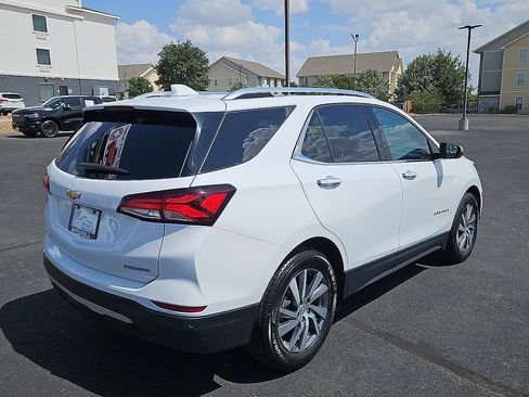 Used 2023 Chevrolet Equinox Premier FWD image 4