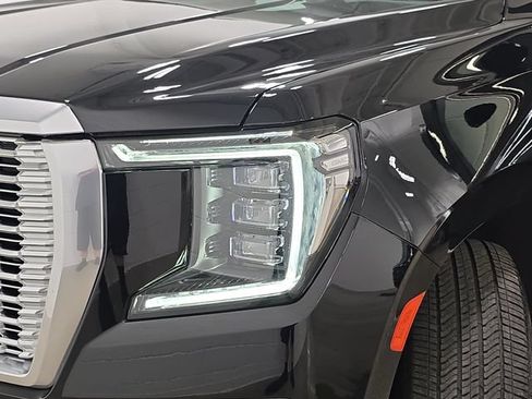 Used 2024 GMC Yukon XL Denali AWD/4WD image 31