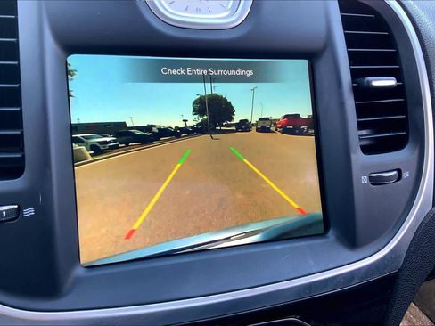Used 2021 Chrysler 300 Touring w/ Chrome Appearance Package RWD image 27
