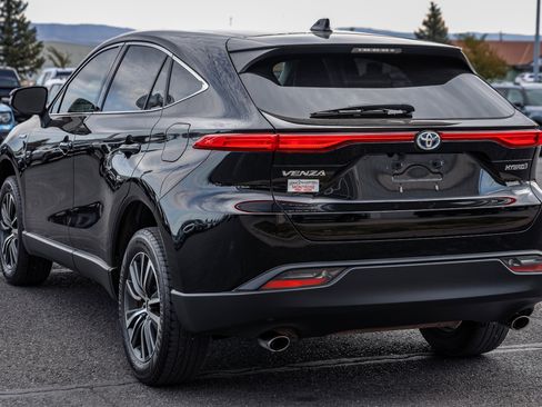 Used 2021 Toyota Venza LE AWD/4WD image 6