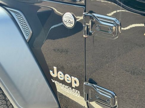 Used 2018 Jeep Wrangler Unlimited Sport S AWD/4WD image 21