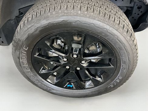 Used 2023 Jeep Wrangler Sahara image 11