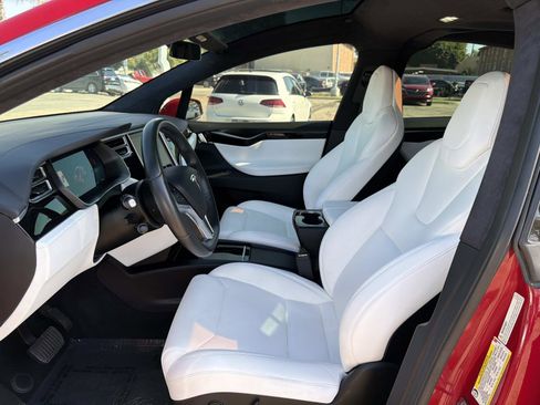 Used 2018 Tesla Model X 75D image 19