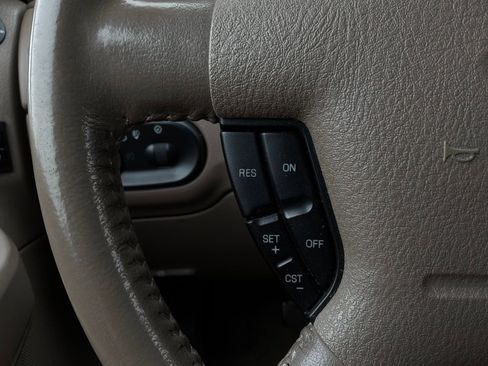 Used 2004 Ford Explorer Limited image 31